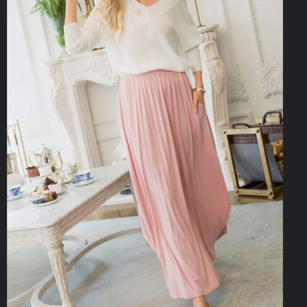 NWOT Tahari chiffon skirt, long maxi